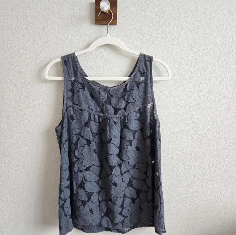 Gap gray sheer lace leaf tank